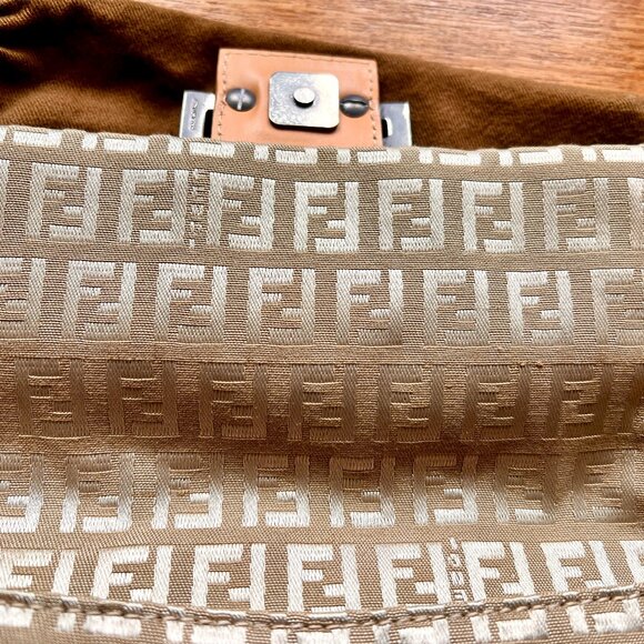 Authentic Vintage Fendi Zucchino Pouchette in near pristine condition - Picture 10 of 14